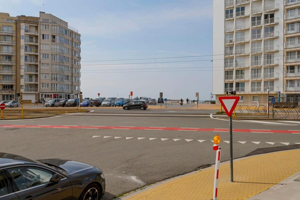 Family House With Stunning Roof Terrace Overlooking The Diaz Arena Ostend Exterior photo