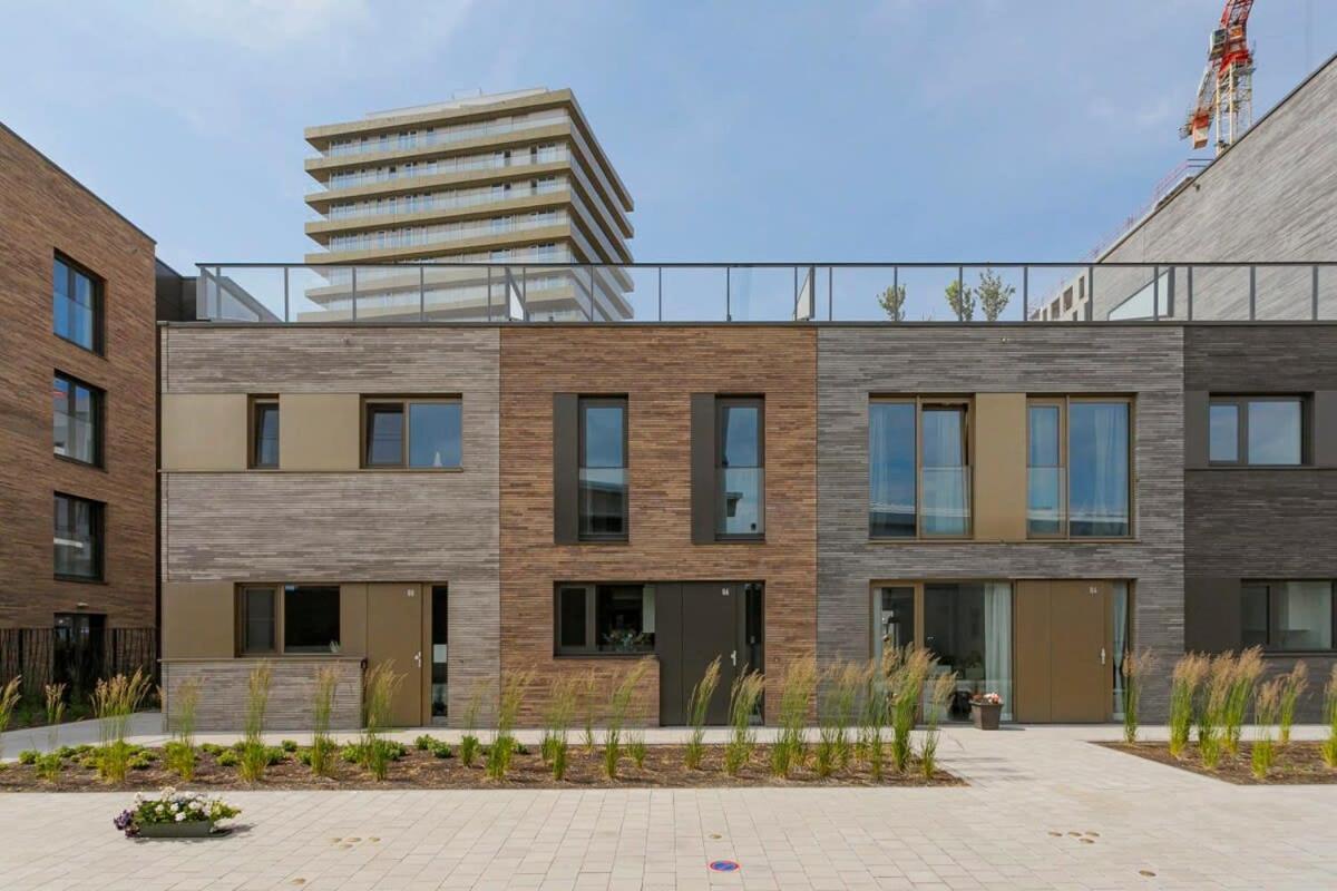 Family House With Stunning Roof Terrace Overlooking The Diaz Arena Ostend Exterior photo